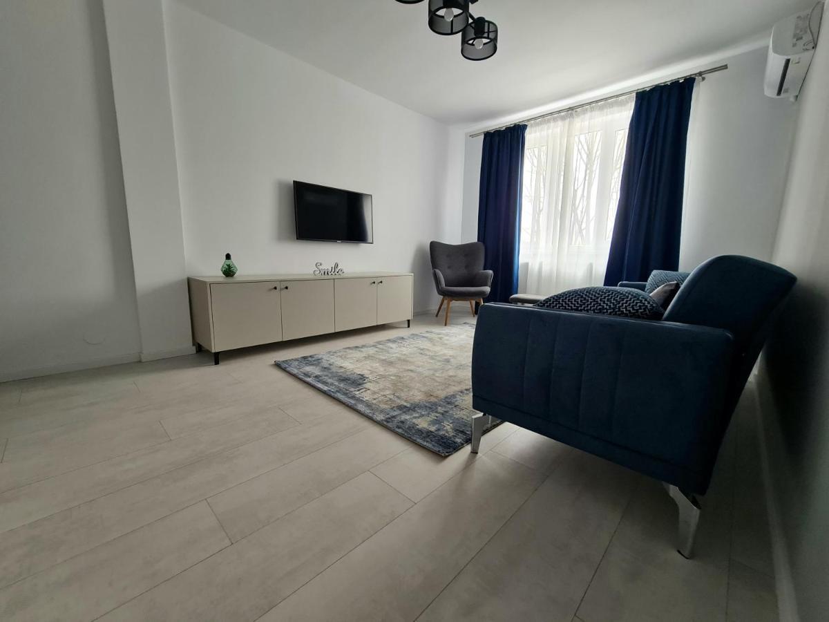 Dolphin Apartment Near Neversea Beach Констанца Екстер'єр фото