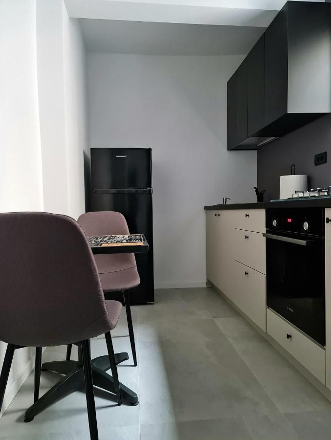 Dolphin Apartment Near Neversea Beach Констанца Екстер'єр фото